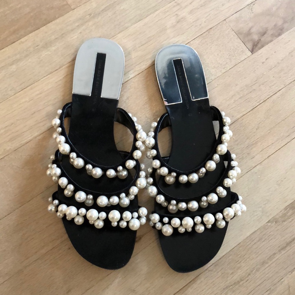 Slip on 3 strap pearl detail flat